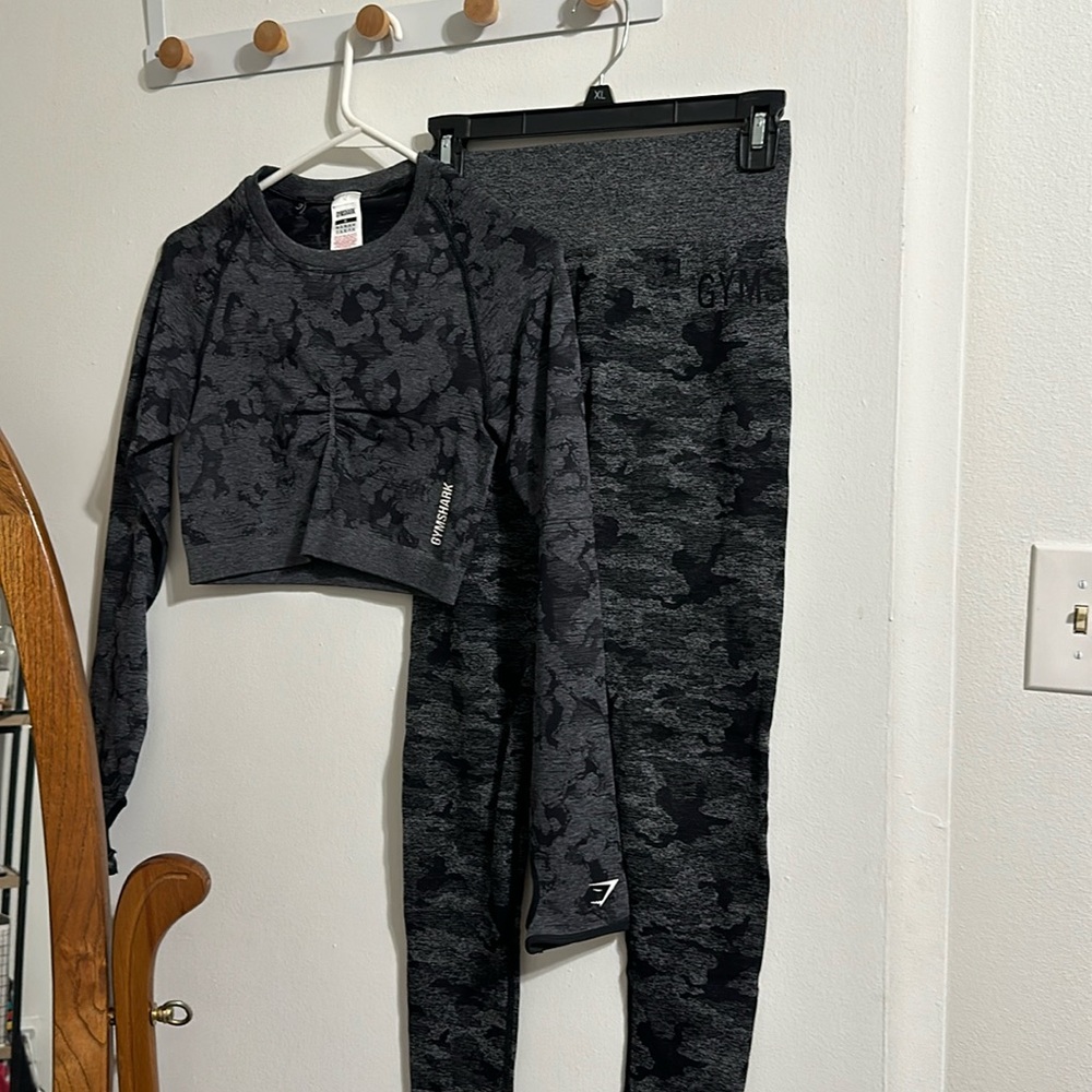 CAMO GYM SHARK SET ::  READ DESCRIPTION